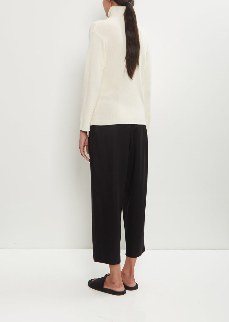 Cashmere Basic T-Neck Fitted Sweater — Bone