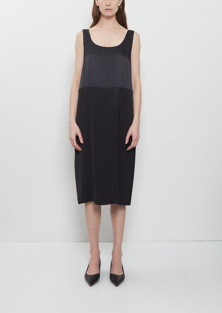 Weighted Scoop Crepe Dress