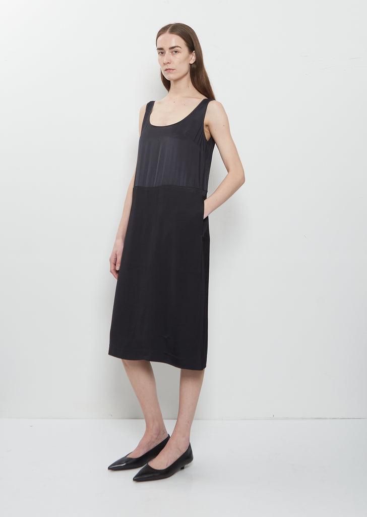 Weighted Scoop Crepe Dress