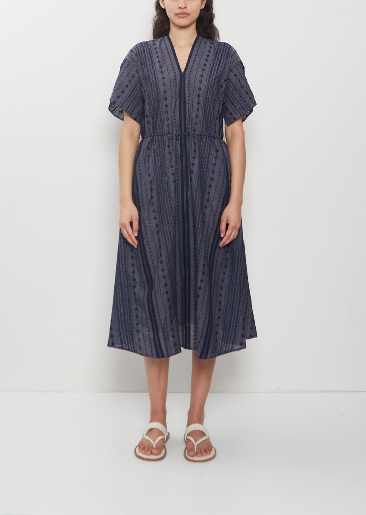 V-Neck Embroidery Cotton Ramie Dress Navy La Garonne V-Neck Embroidery Cotton Ramie Dress Navy La Garonne