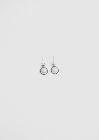 Bijoux Half Cut Pearl White Gold Earrings