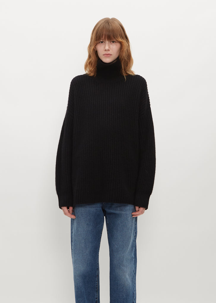 Therese Sweater — Black