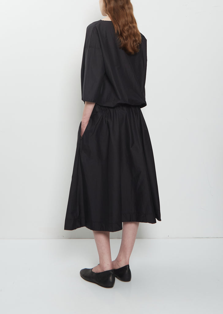 Stretch Light Canvas Gathered Dress — Black