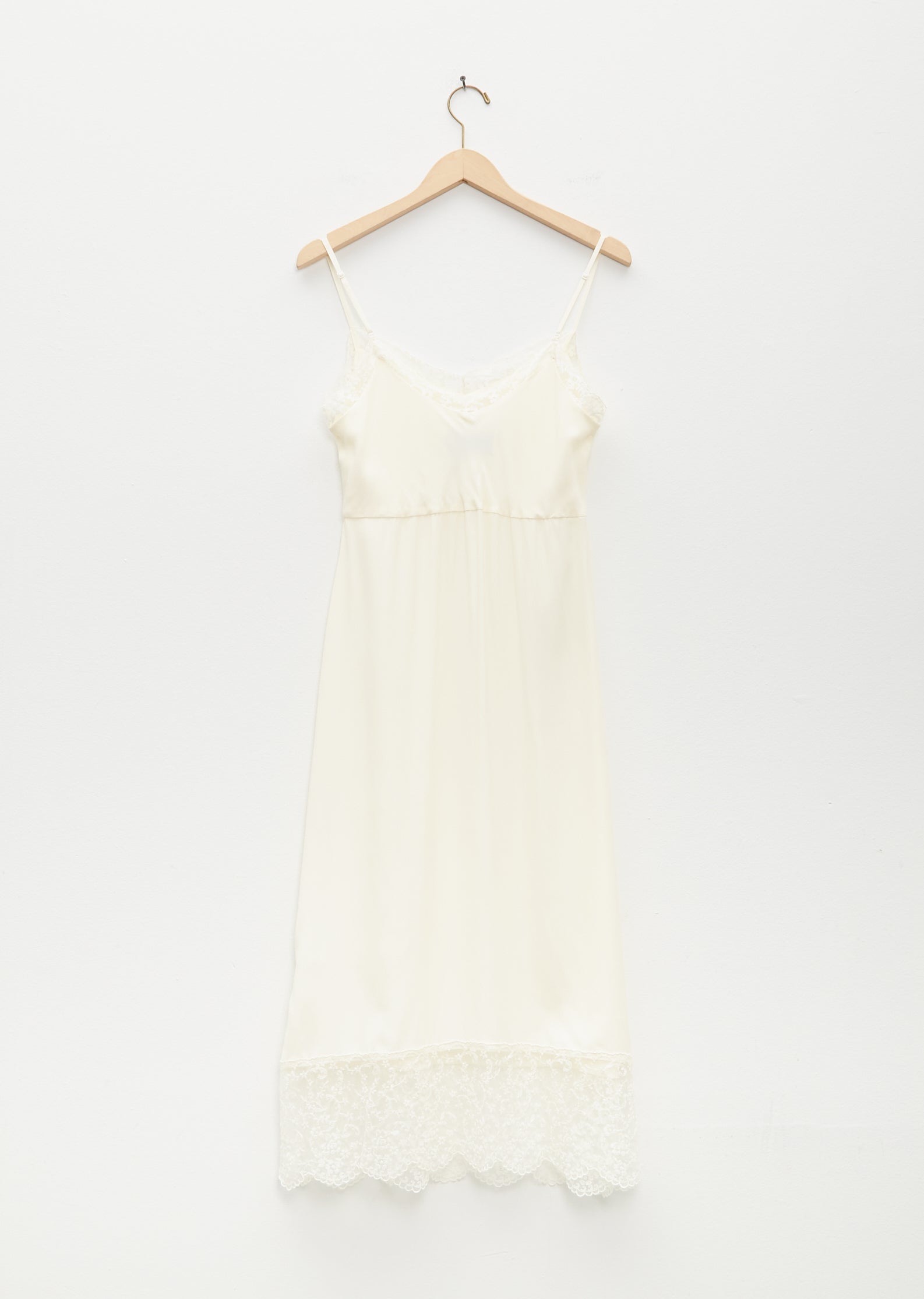 Slip Dress W/ Deep Lace Trim Cream La Garonne Slip Dress W/ Deep Lace Trim Cream La Garonne