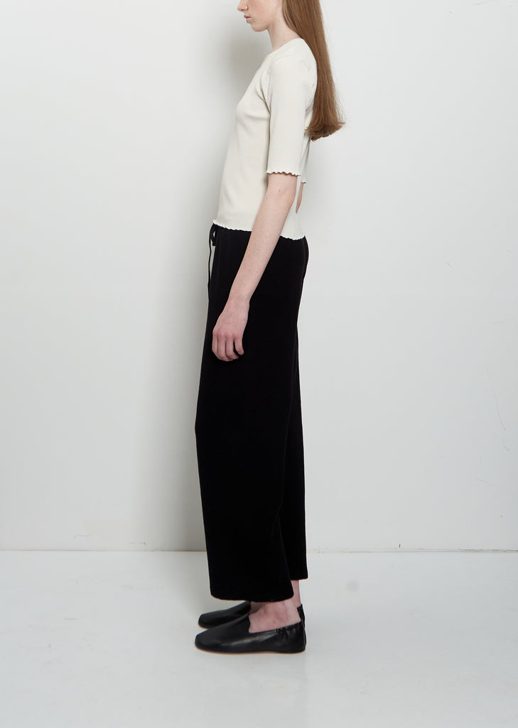 Crepe Cotton Linen Capri Pants — Black