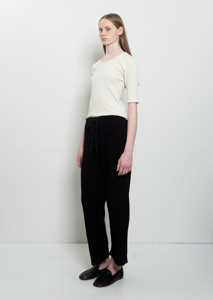 Crepe Cotton Linen Capri Pants — Black