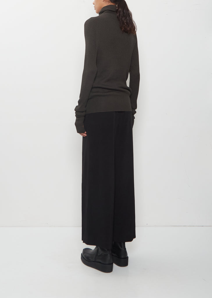 Loose Neck Thumbhole Sweater