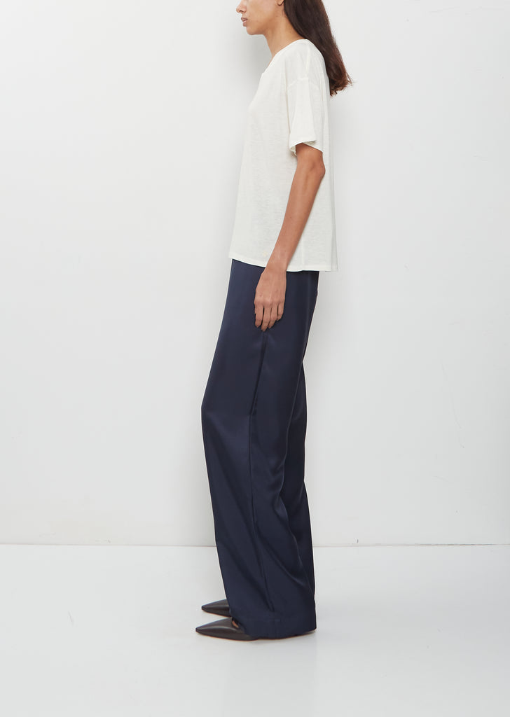 Ezra Classic Fit T-Shirt — Ivory