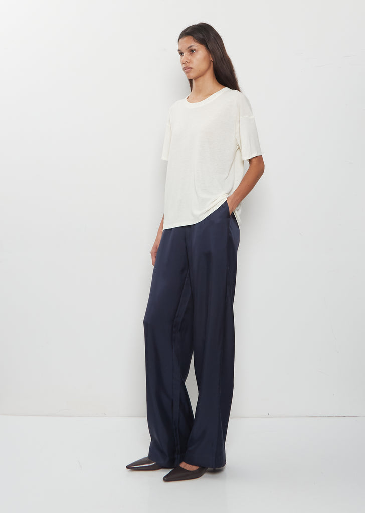 Ezra Classic Fit T-Shirt — Ivory