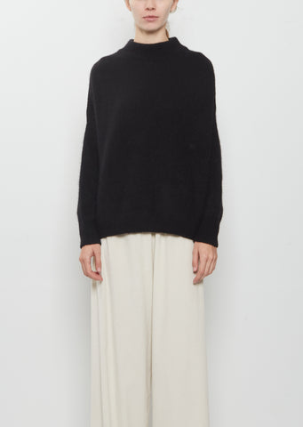 Classic Round Neck Sweater - Black