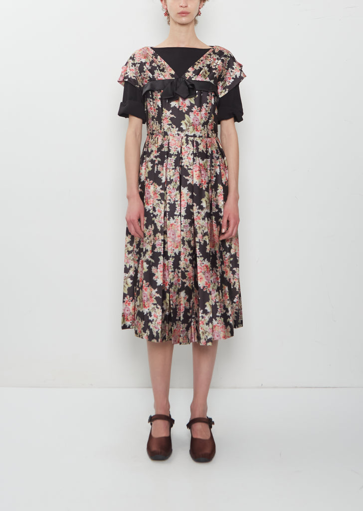 Pleated Patchwork Wire Sleeve Dress