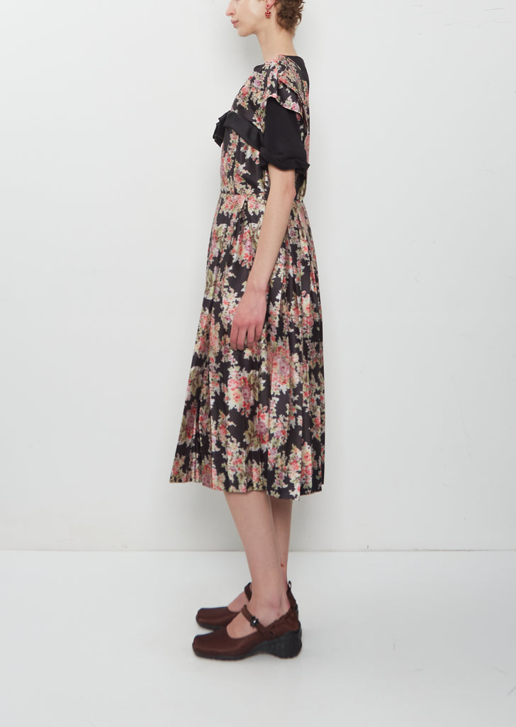 Pleated Patchwork Wire Sleeve Dress