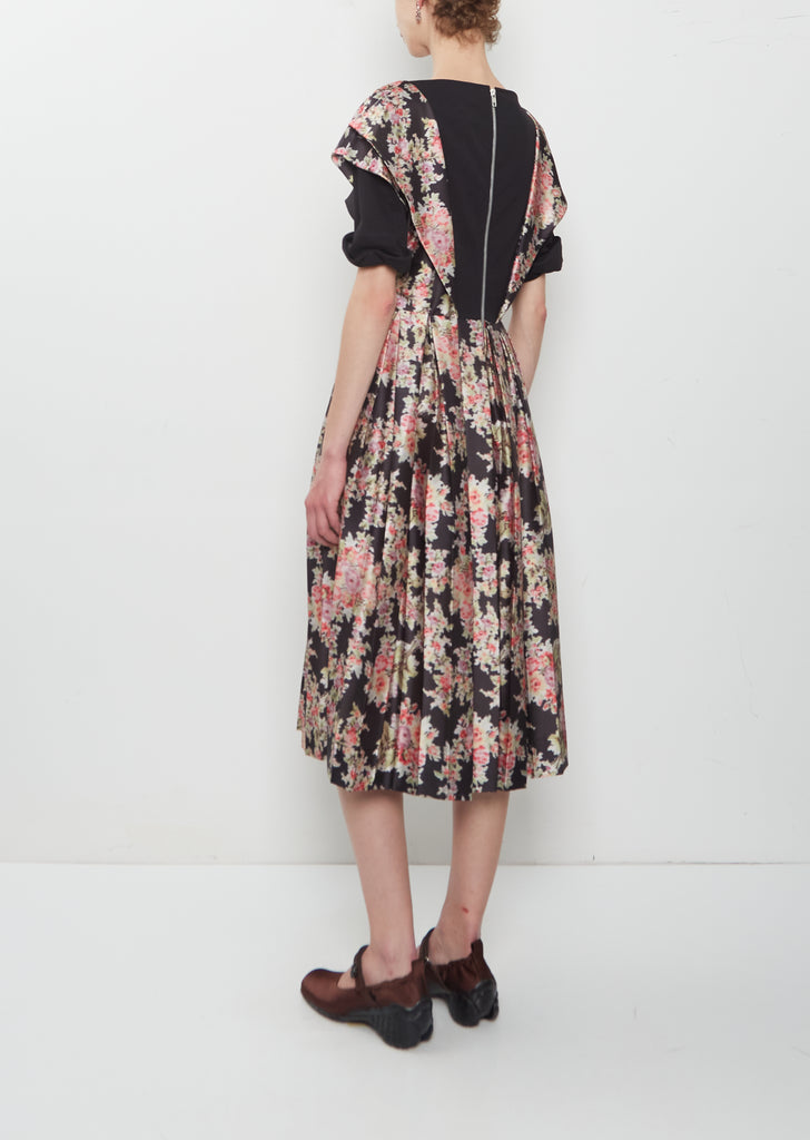 Pleated Patchwork Wire Sleeve Dress