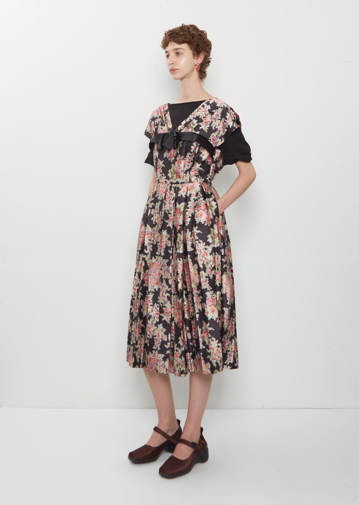 Pleated Patchwork Wire Sleeve Dress