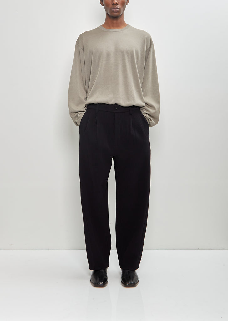 Gradation Pleats Twist Seam Wide Trousers