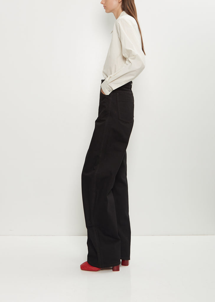 High Waisted Curved Denim Pants — Black