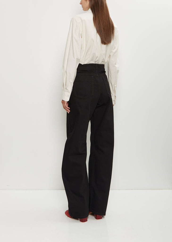 High Waisted Curved Denim Pants — Black