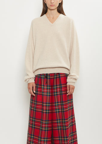 Cashmere BF V-Neck Sweater — Beige