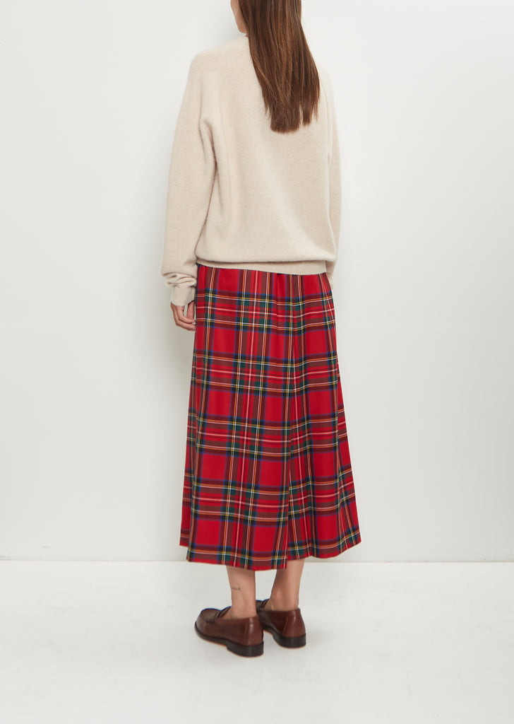 Cashmere BF V-Neck Sweater — Beige