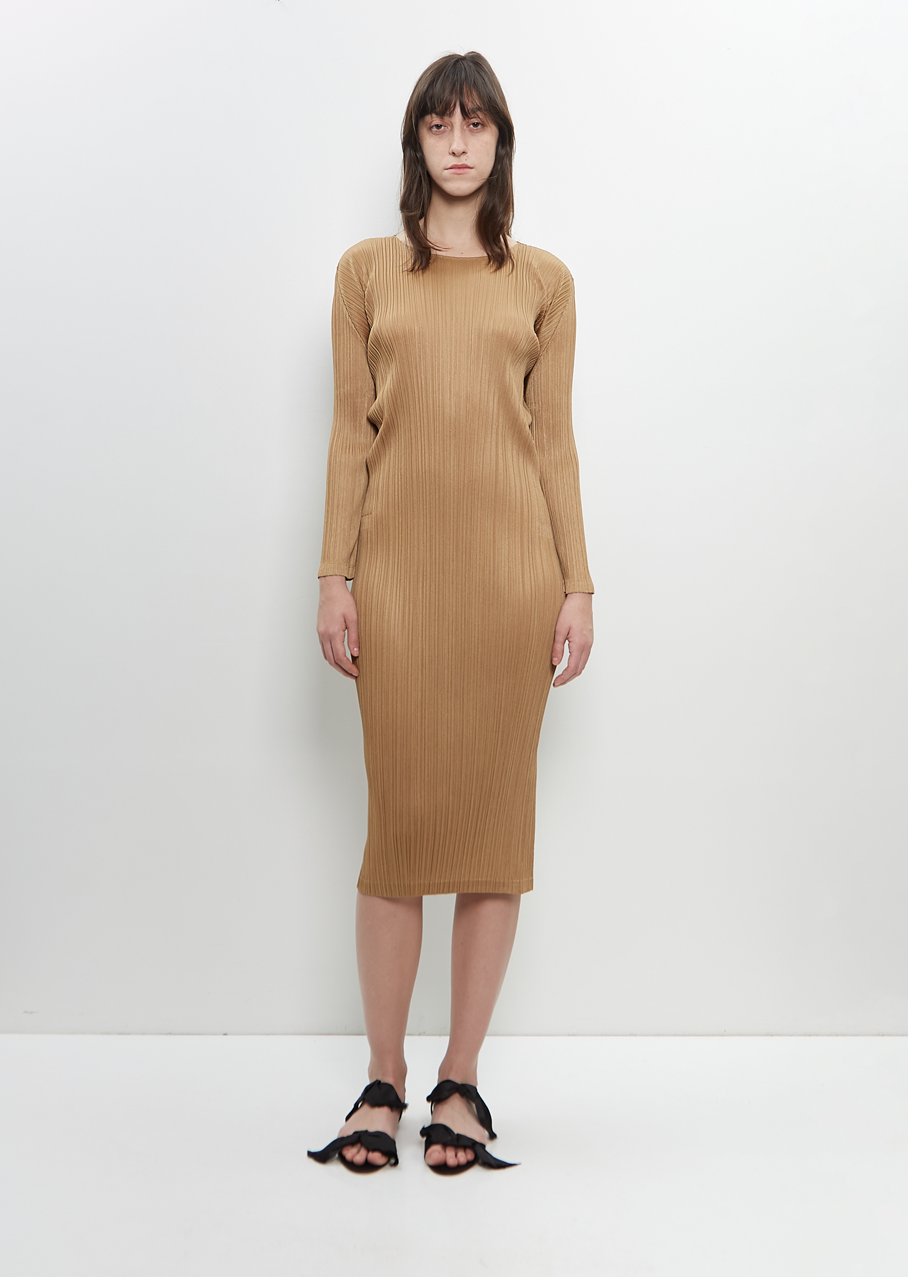 Monthly Colors December Dress – La Garçonne Monthly Colors December Dress – La Garçonne