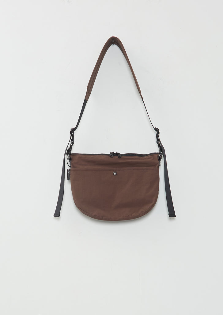 Exclusive Gabardine Bodybag, Small — Brown