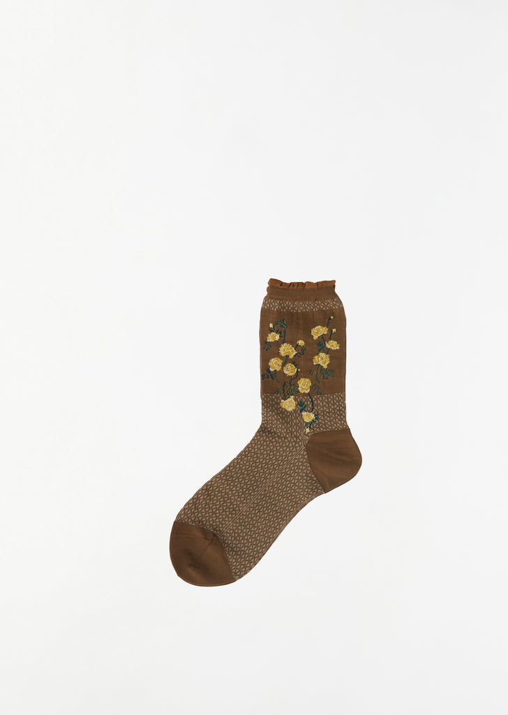 Flower On Basket Socks — Khaki