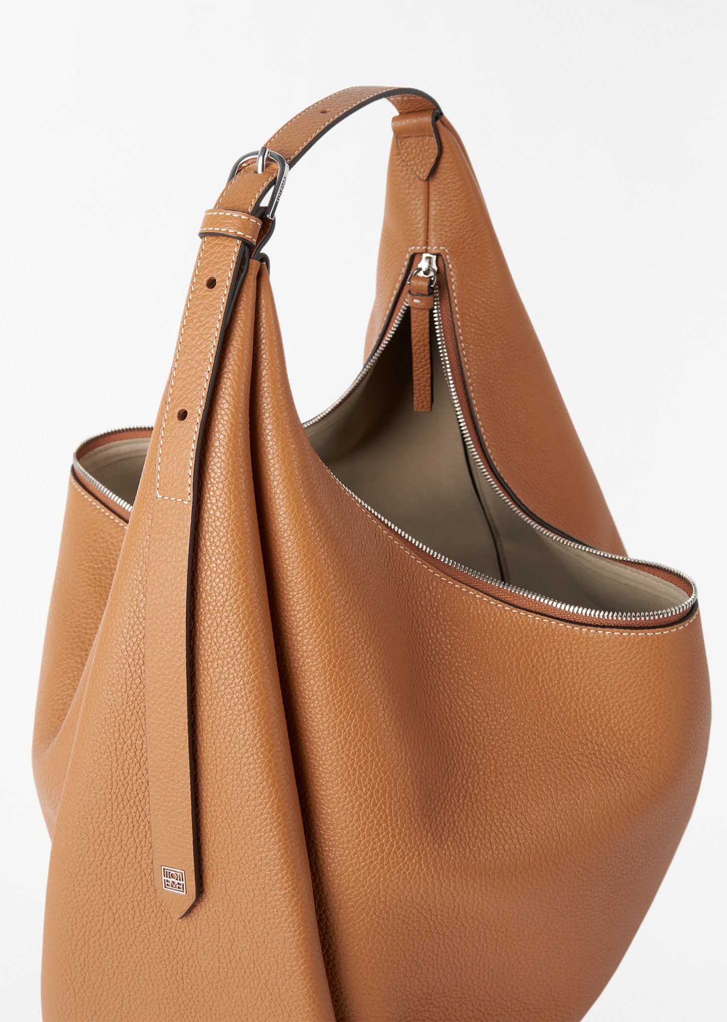 Belt Hobo Bag — Tan – La Garçonne