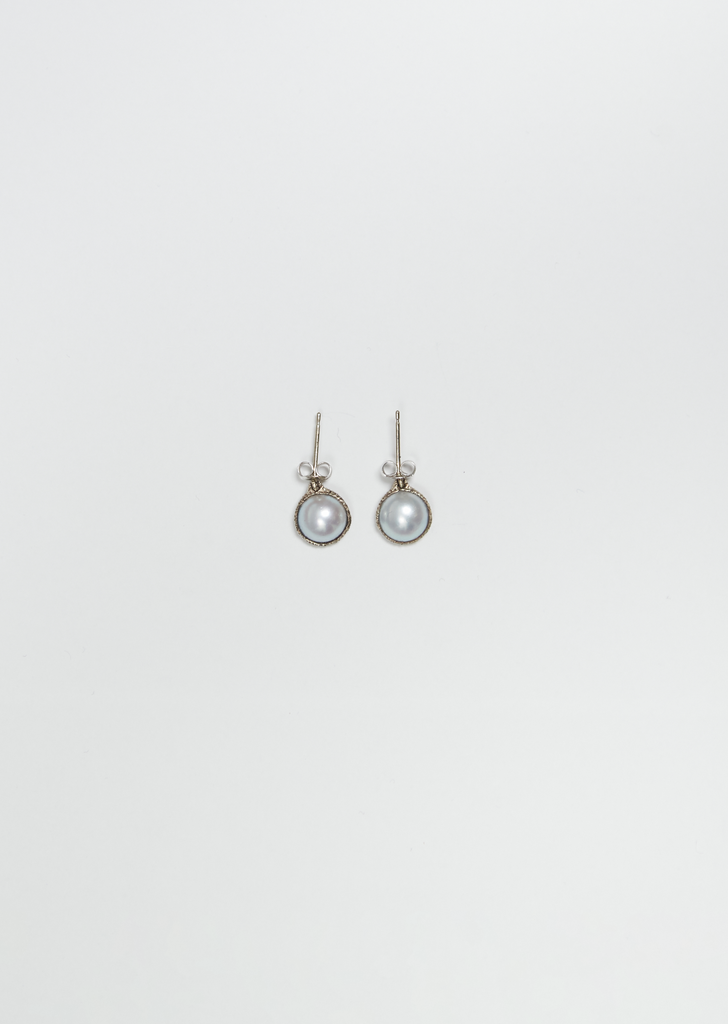 Bijoux Half Cut Pearl White Gold Earrings