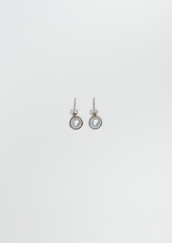 Bijoux Half Cut Pearl White Gold Earrings
