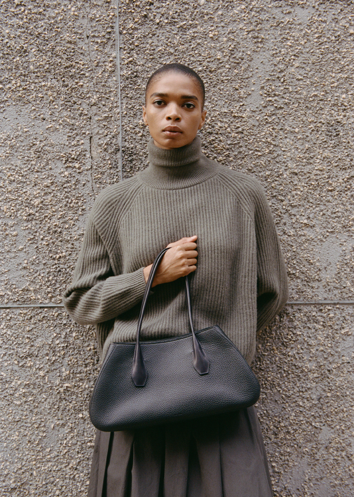 Alger Leather Shoulder Bag — Black Ans