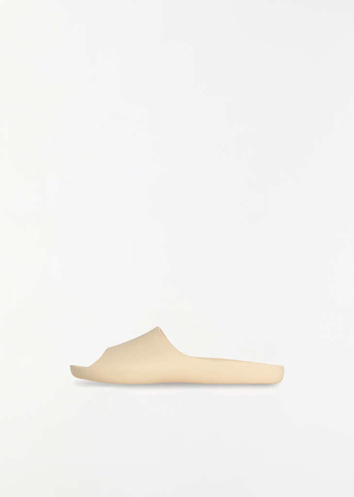 Ama Slide — Toile