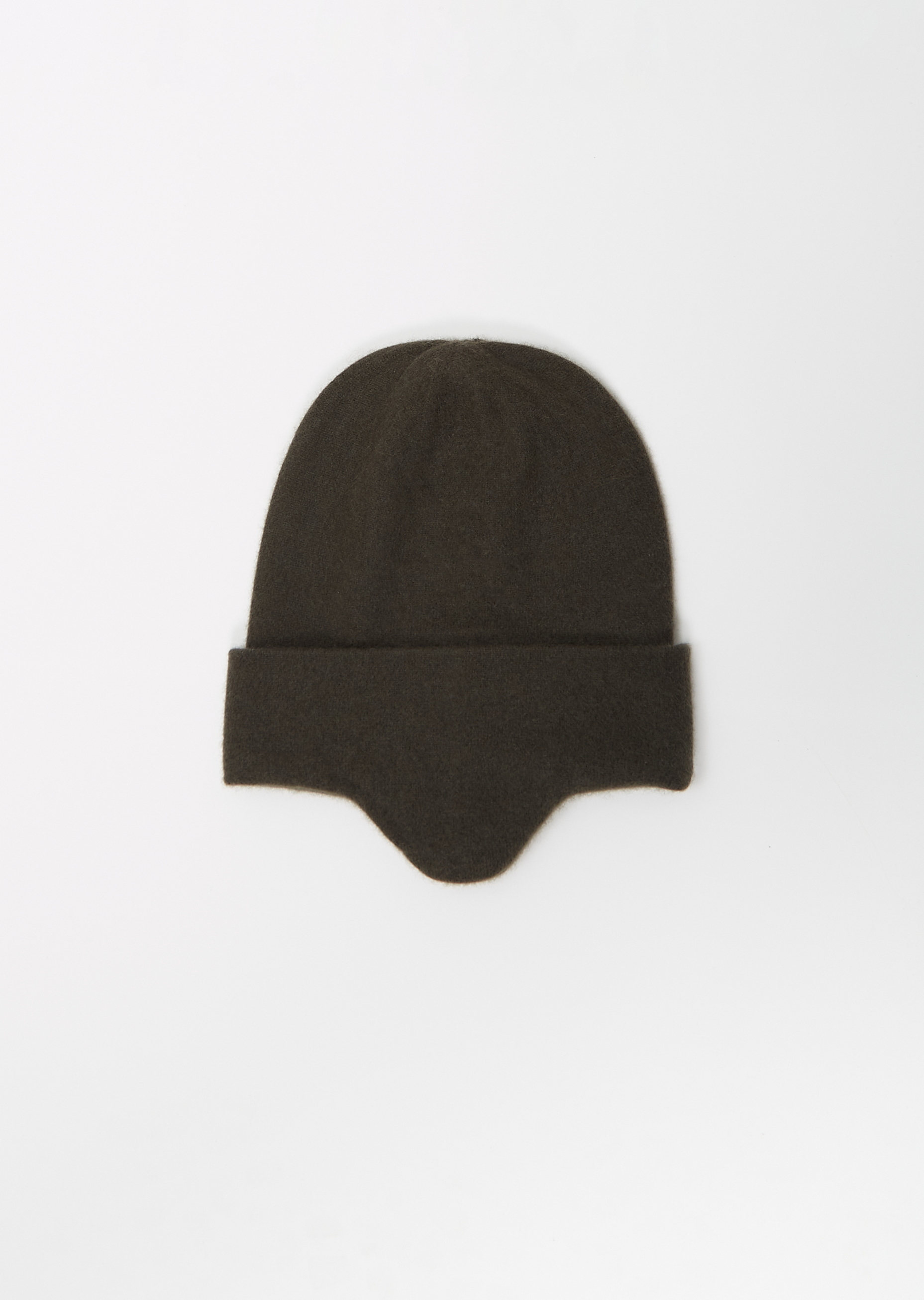 Cashmere Face Lift Beanie — Black Olive – La Garçonne
