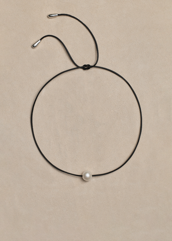 Circle Pearl Choker