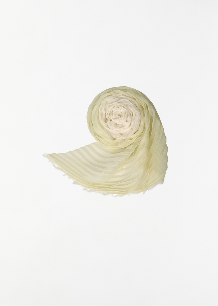 Gradation Ramie Pleats Stole