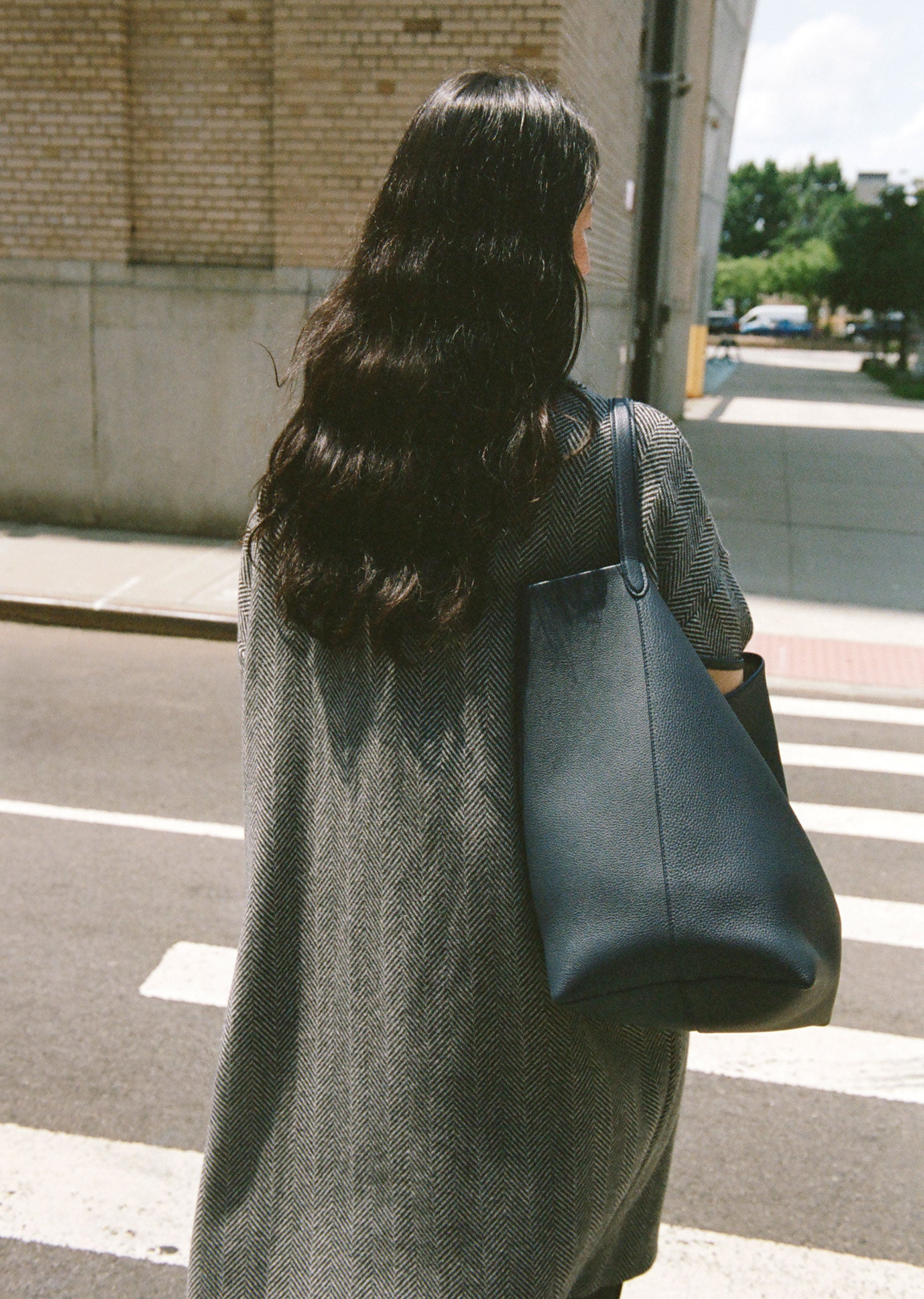 Large N/S Park Tote — Virginia Blue – La Garçonne