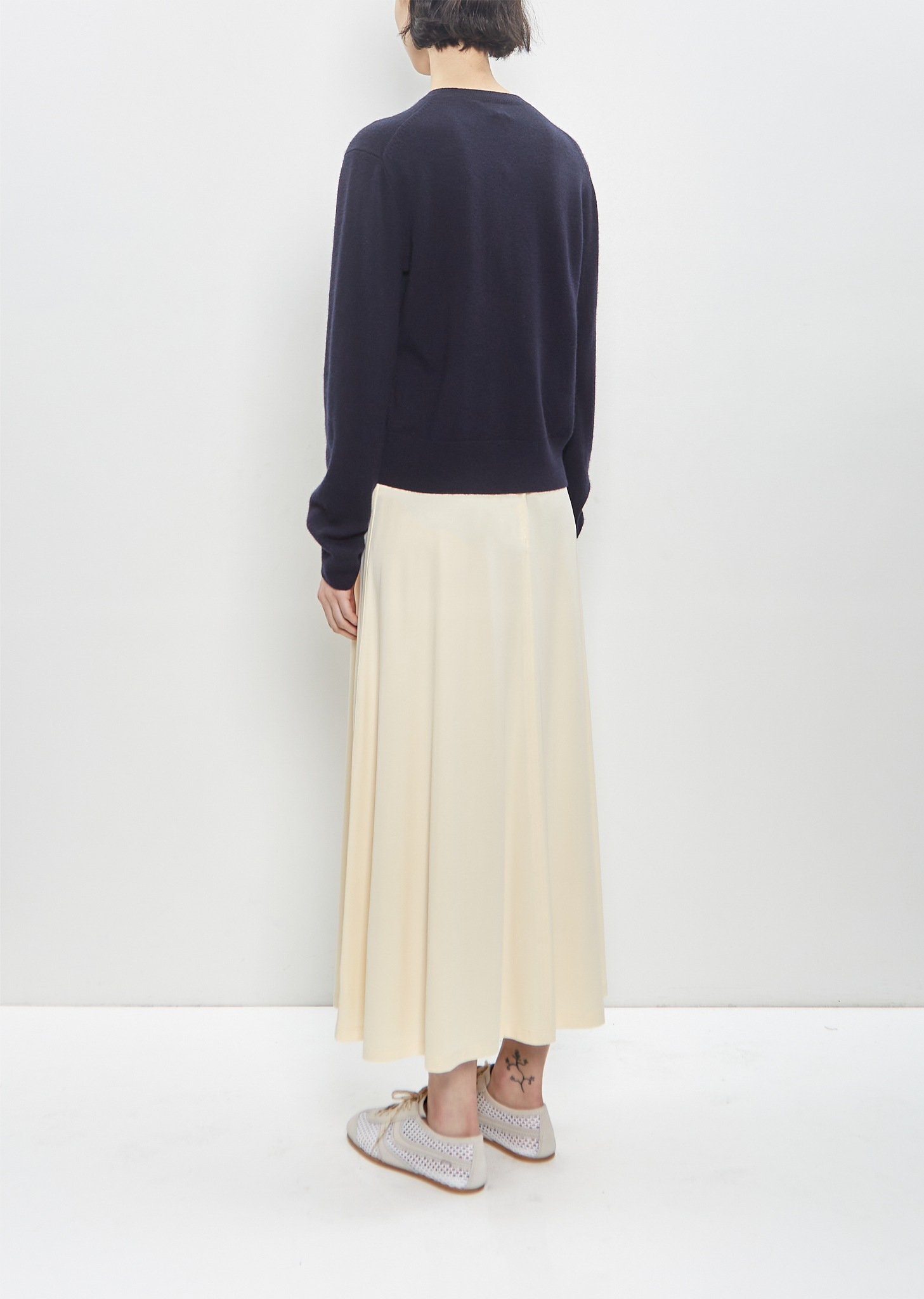 Cashmere Classic V-Neck Knit — Navy – La Garçonne Cashmere Classic V-Neck Knit — Navy – La Garçonne