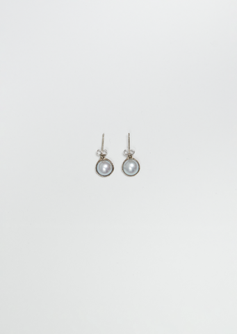 Bijoux Half Cut Pearl White Gold Earrings