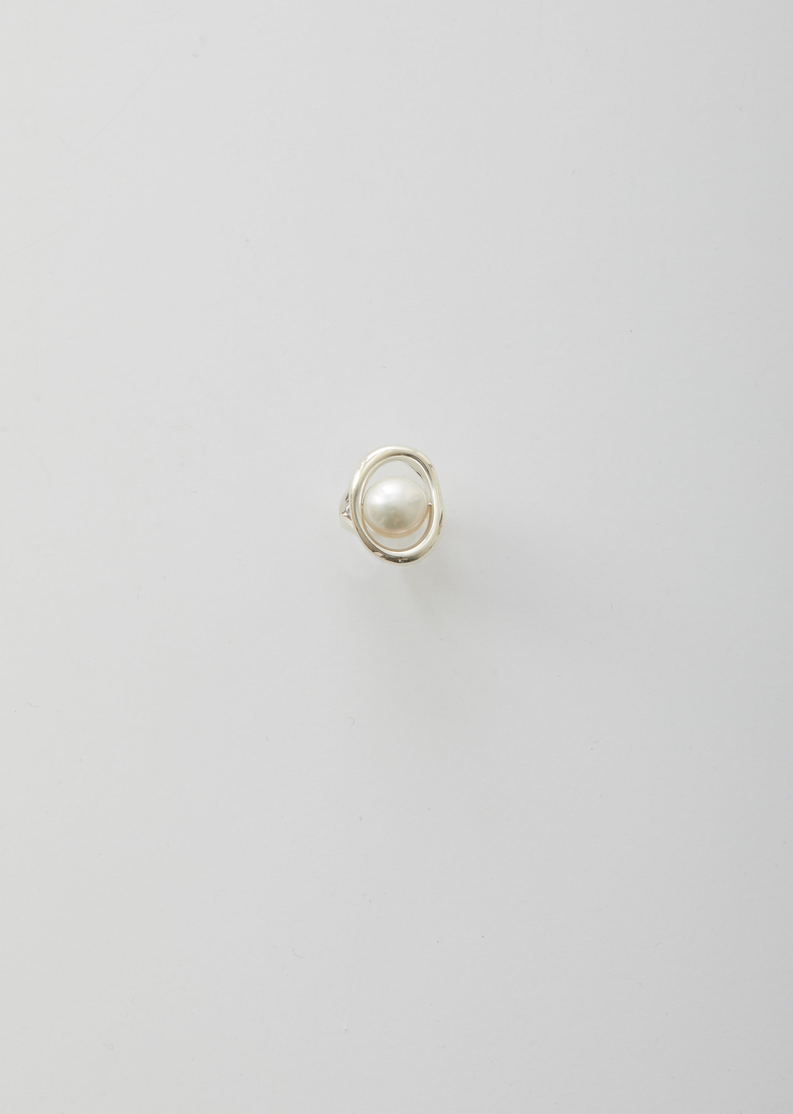 Pearl Orb Ring – La Garçonne