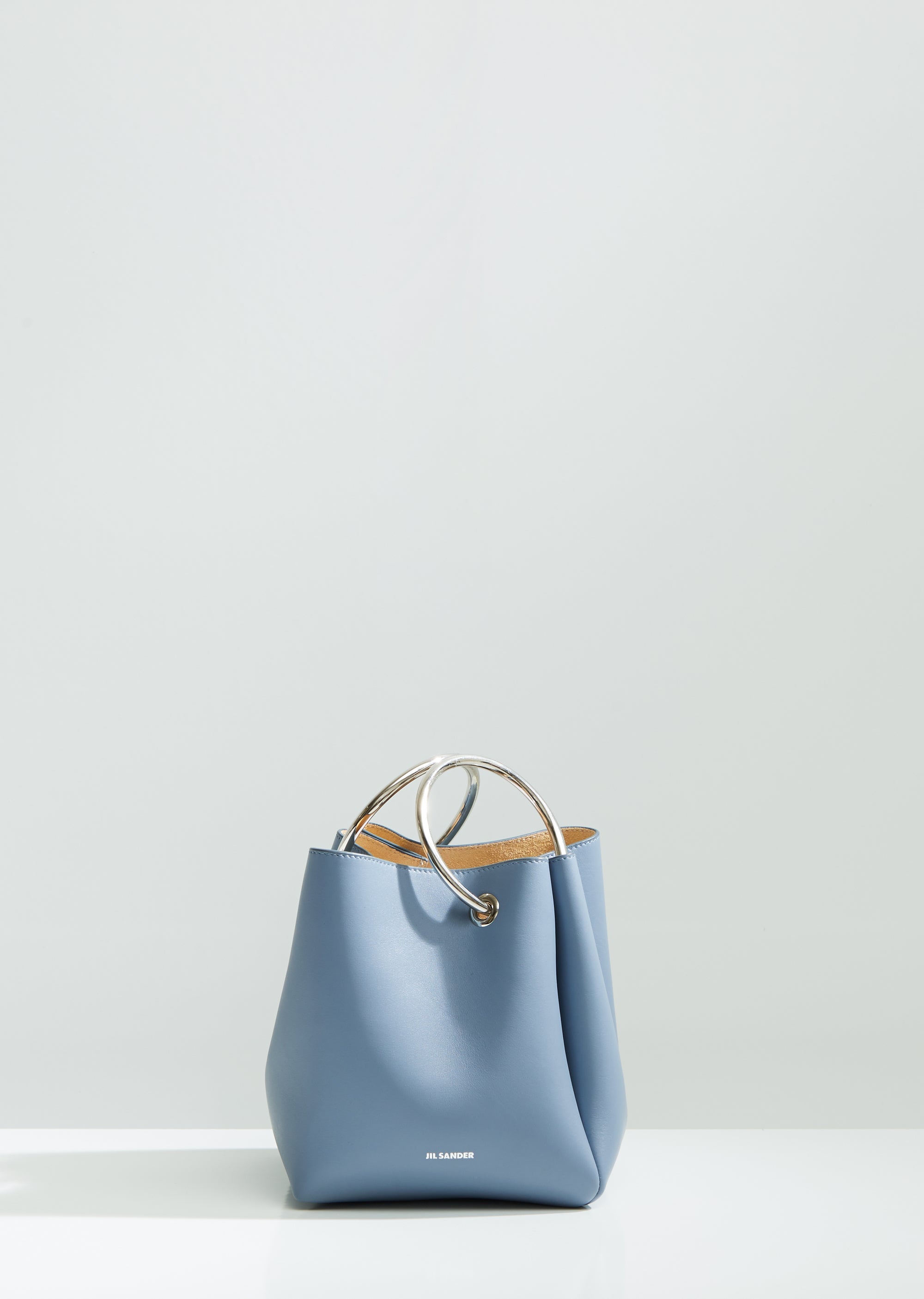 ★Jil Sander★ Bow Shoulder Bag Dusty Blue J08WD0027P5107421 Jil Sander Small Tangle Bag in Blue Leather | THE FLAMEL®