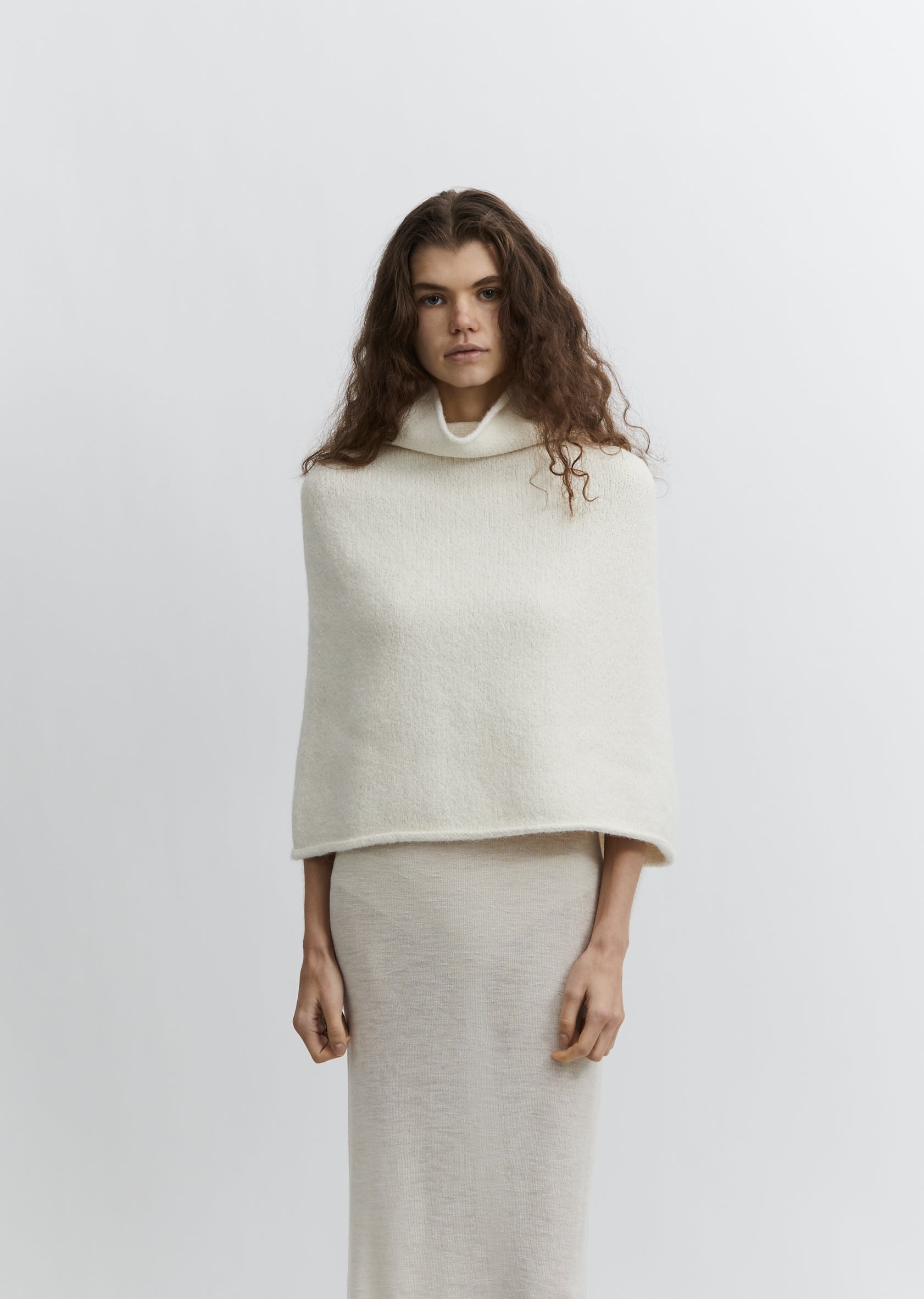 Pyramid Shoulders – La Garçonne - Main Image