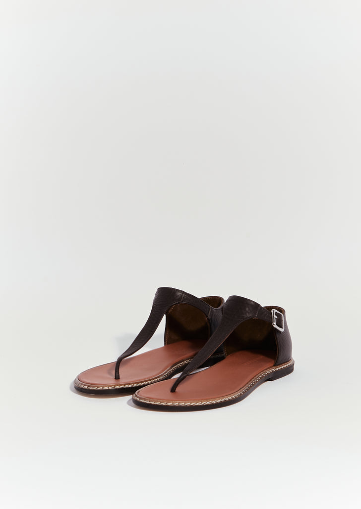 Flavor Grain Leather T-Strap Sandals