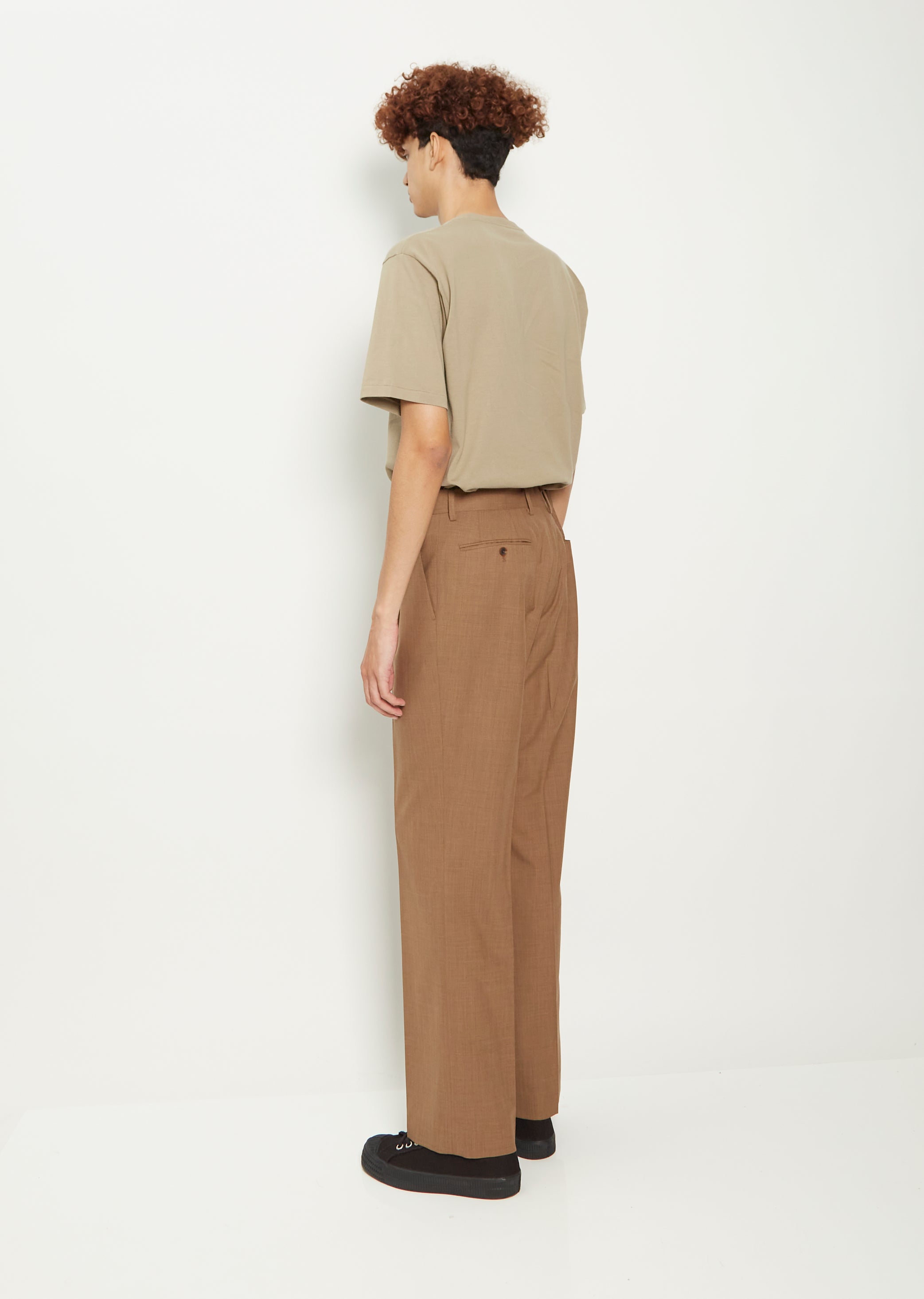 AURALEE TROPICAL WOOL SLACKS TOP BROWN - スラックス