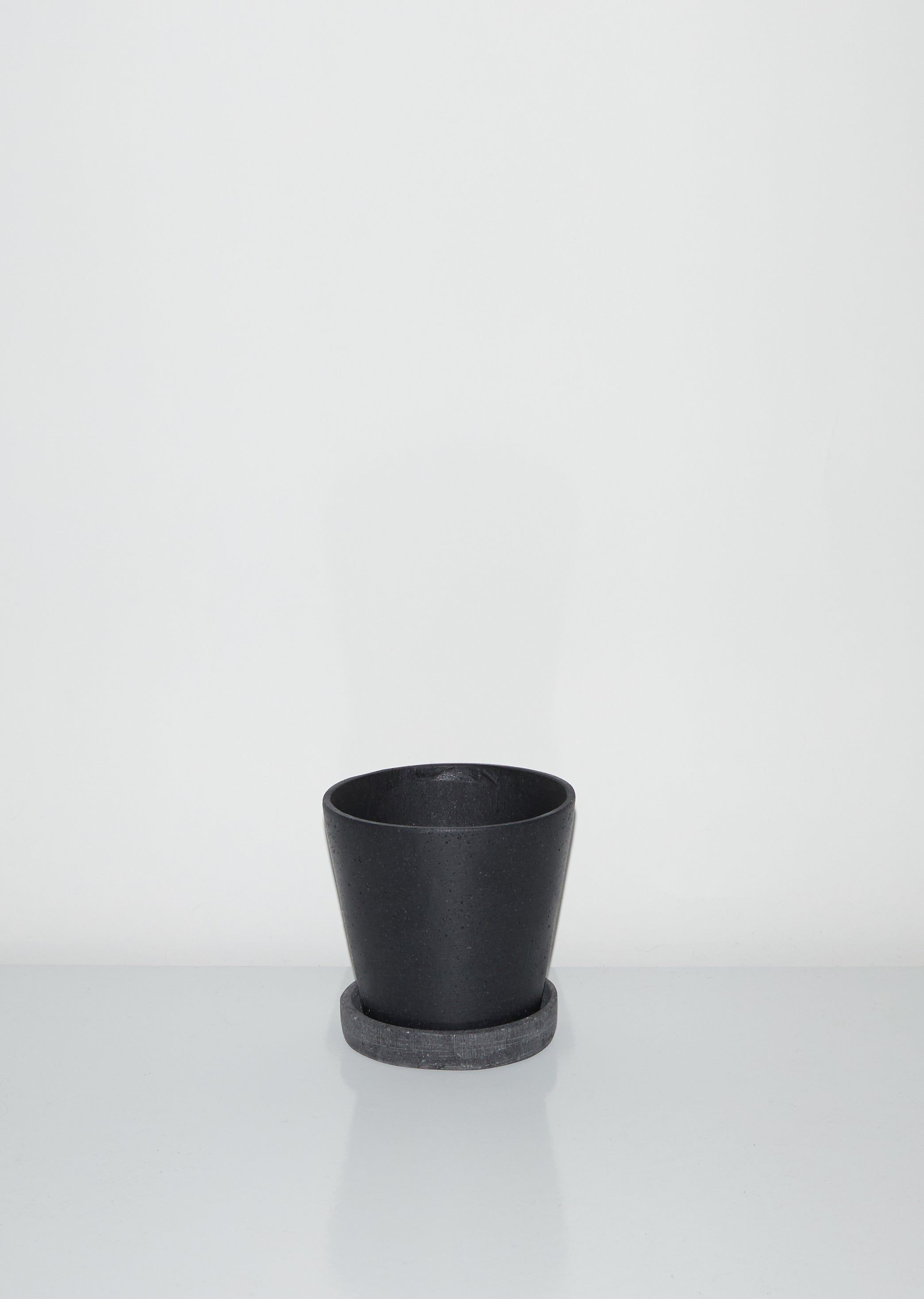 hay plant pot HAY Medium Flowerpot with Saucer – La Garçonne