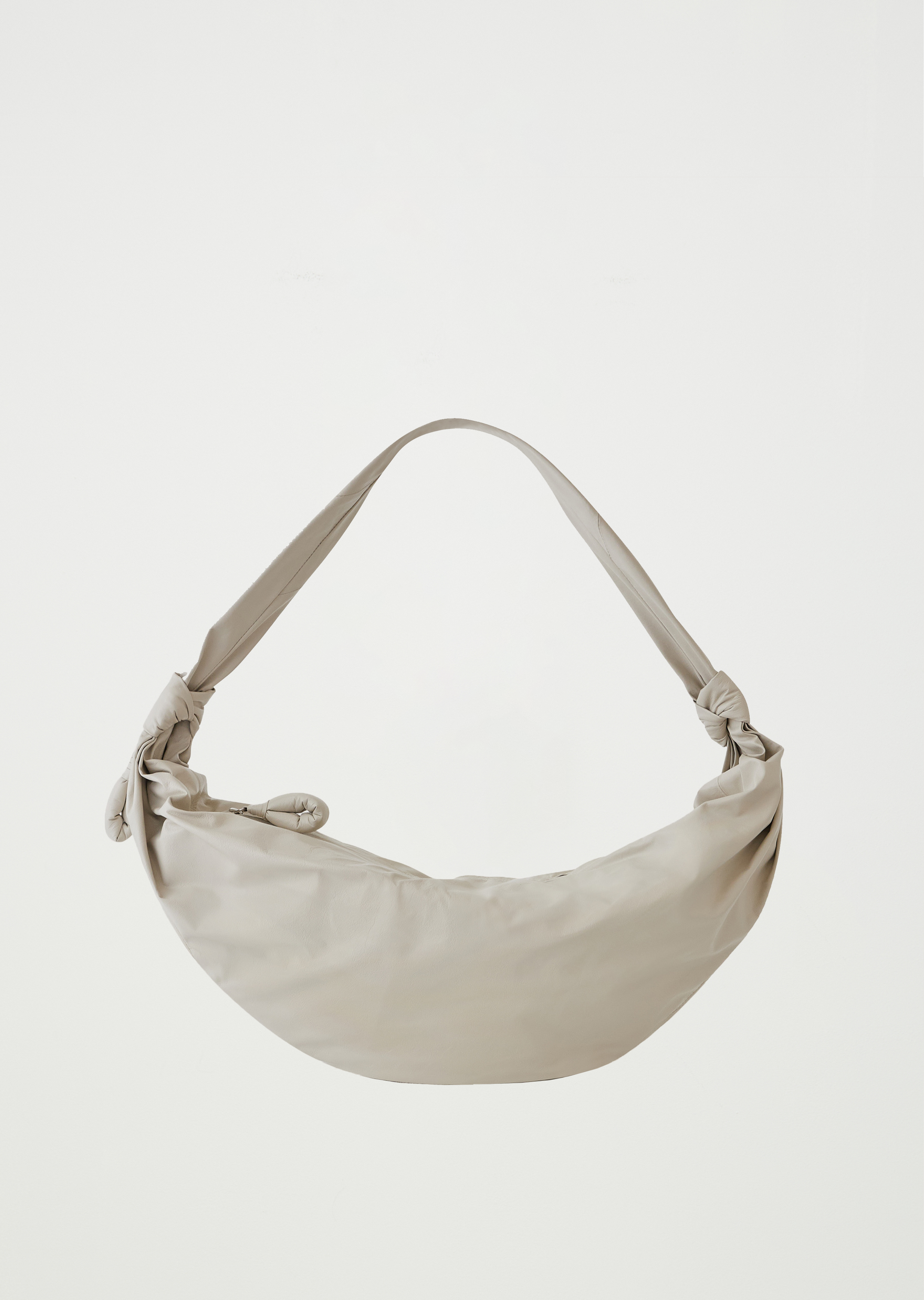 【関税込み】LEMAIRE ベージュ ラージ Soft Croissant バッグ LEMAIRE | Large Soft Croissant Leather Bag | WHITE | Women