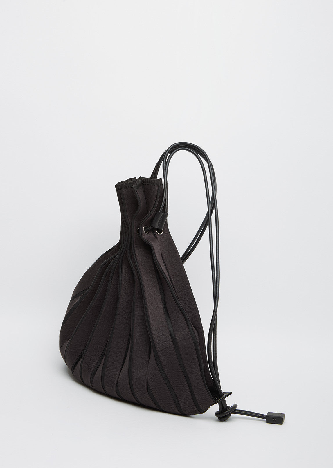 Linear Knit Bag by Issey Miyake - La Garçonne