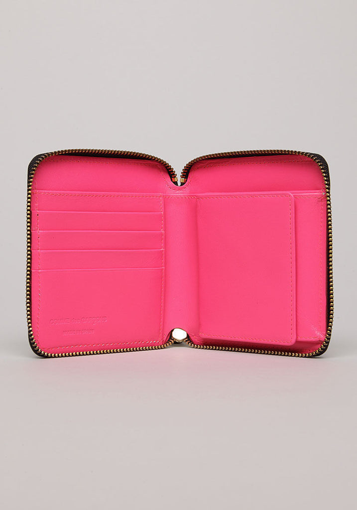 Zip Wallet w/ Pink Interior