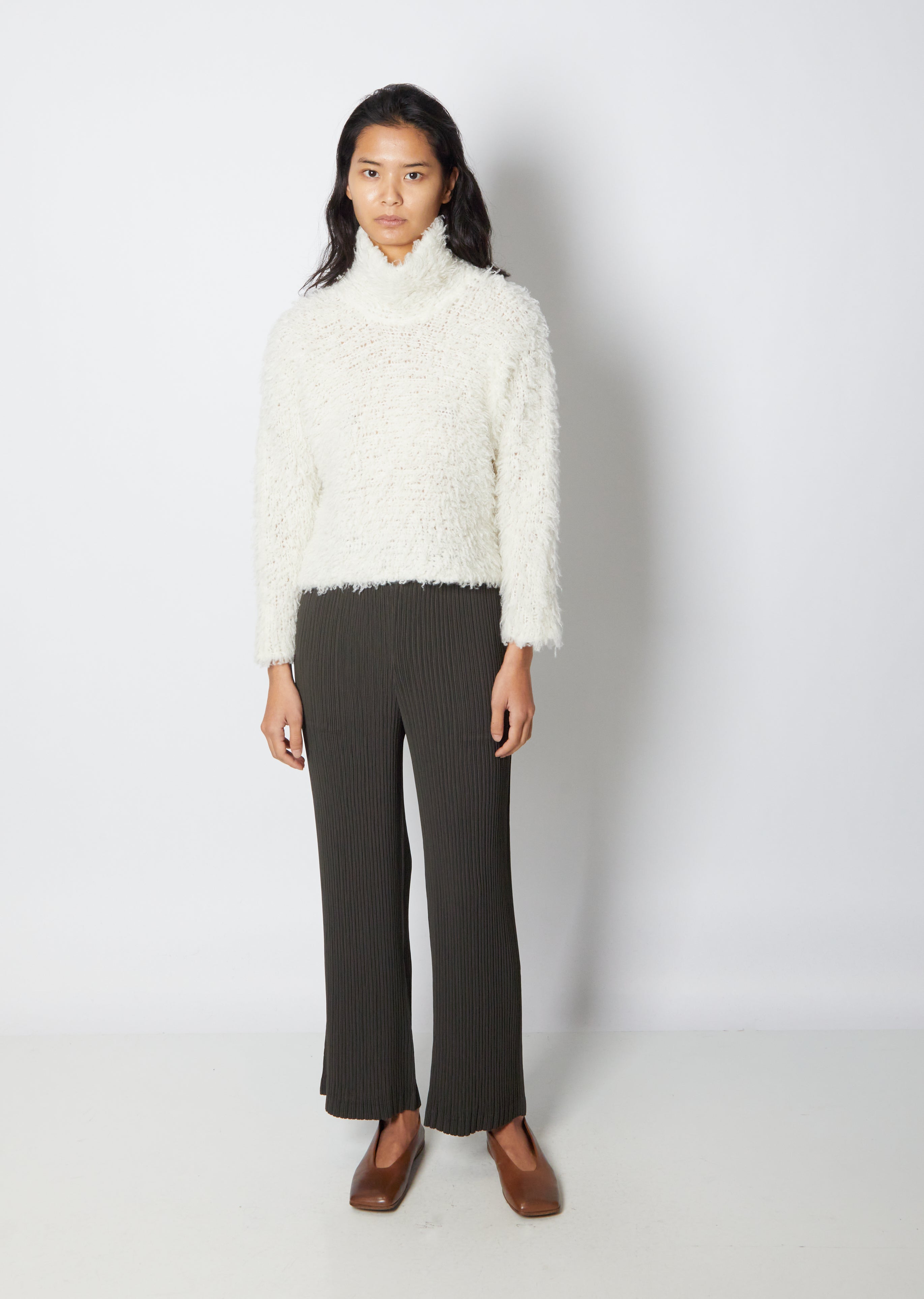 パンツ ISSEY MIYAKE FW24 'Hatching Pleats' pants (IM48FF121 48) HATCHING PLEATS – ISSEY MIYAKE ONLINE STORE