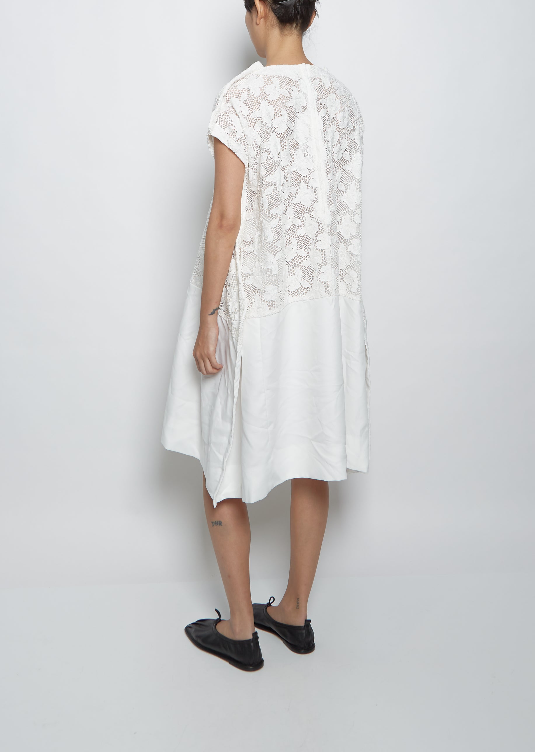 Lace Wide Dress La Garonne Lace Wide Dress La Garonne