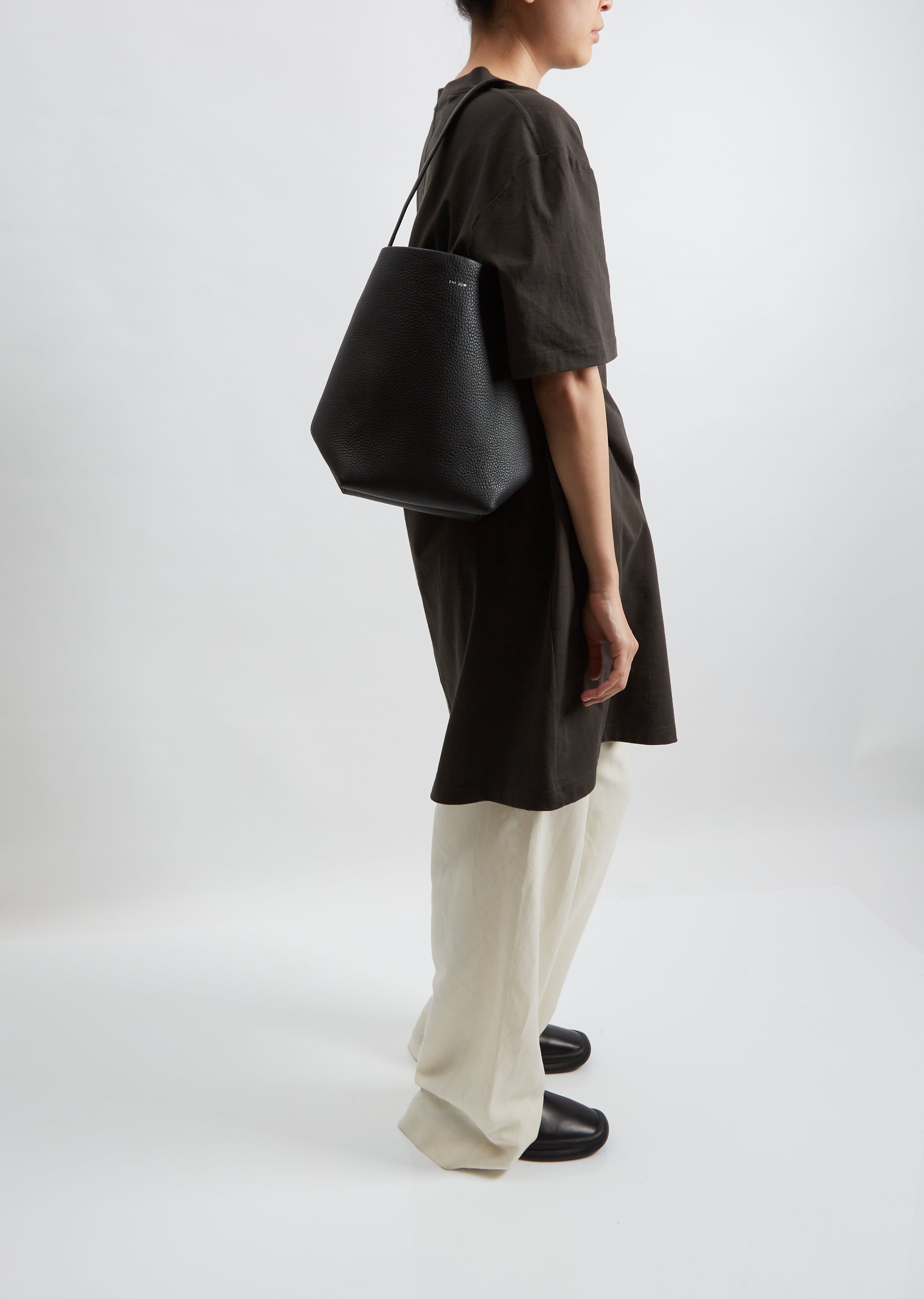 Large N/S Park Tote Bag Black in Leather – The Row