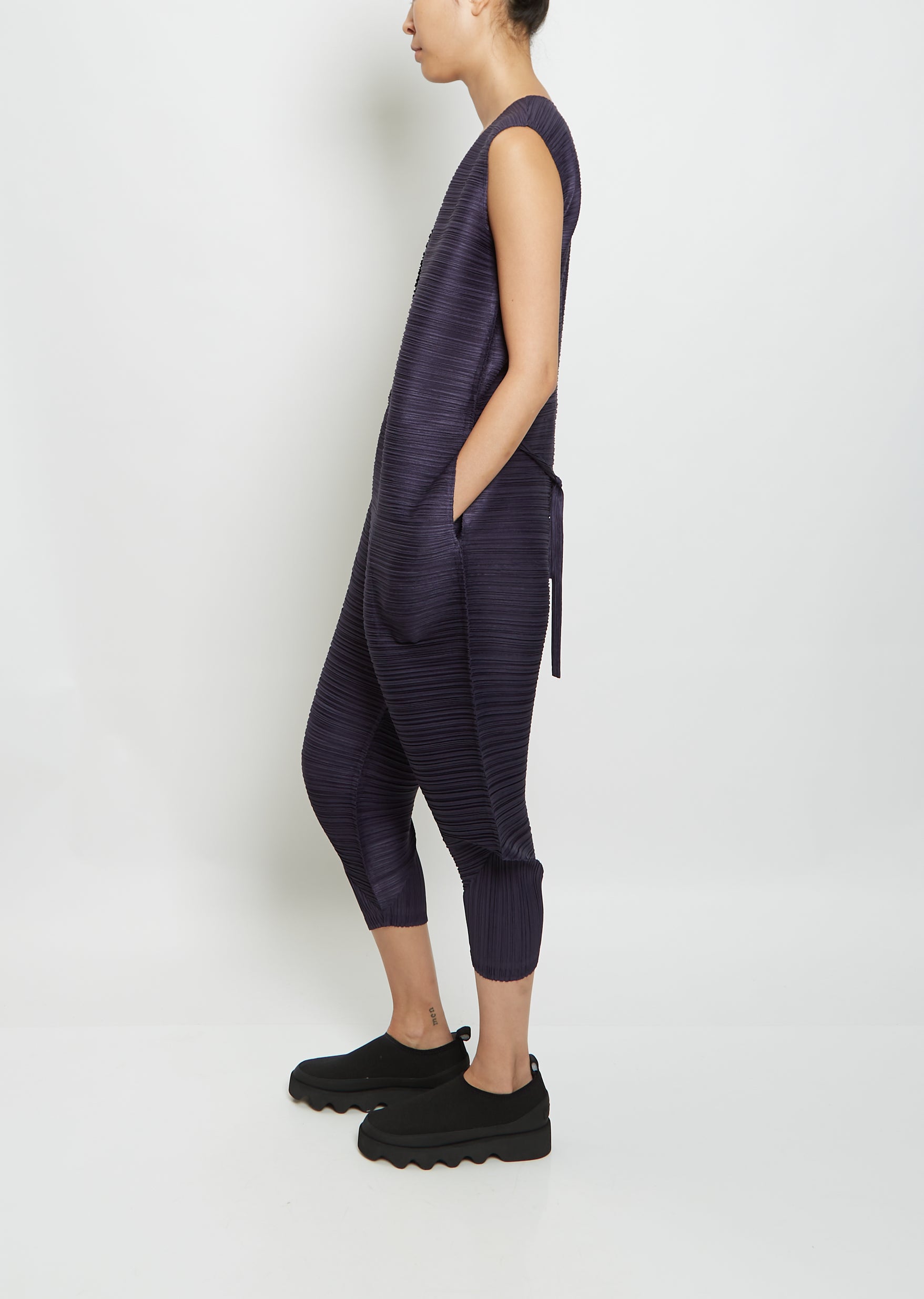 PLEATS PLEASE ISSEY MIYAKE】THICKER BOUNCE ハーフ丈パンツ - ボトムス